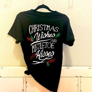 Christmas wishes mistletoe kisses tee
